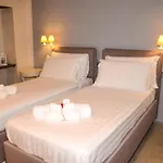 B&B Vicoli Di Napoli Bed and Breakfast 4*