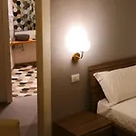 B&B Vicoli Di Napoli 4*